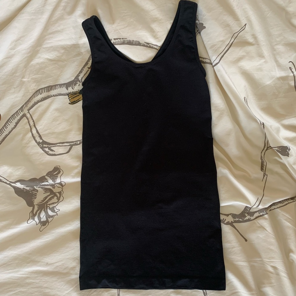 A Pea in the Pod maternity tank